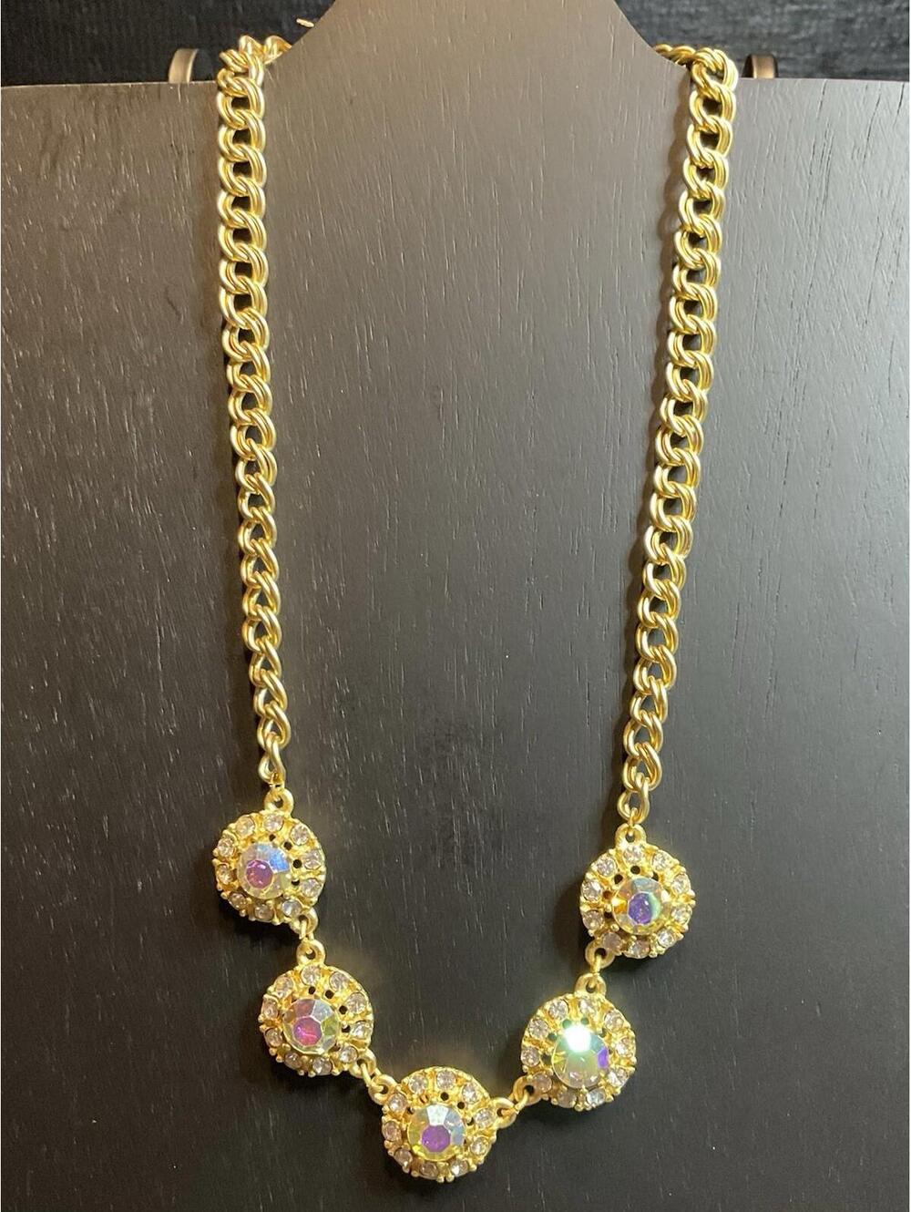 NWOT Gold Tone Chain W/round Gens And Rhinestones Necklace #1246